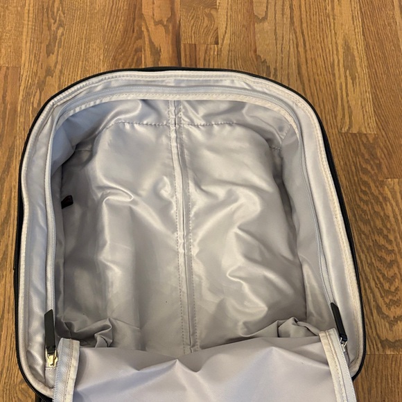 TUMI Black Wheeled Travel Bag - Picture 8 of 10